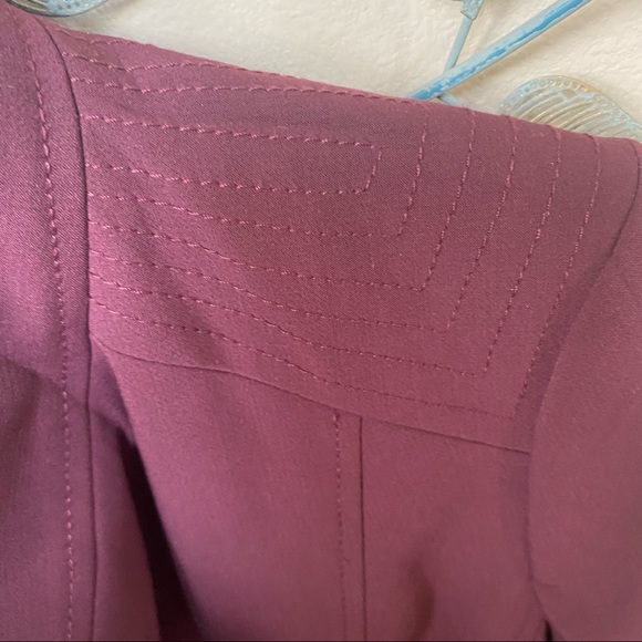 WHBM Stitched Shoulder Cropped Blazer Burgundy/Wine Sz 6 - Picture 5 of 5